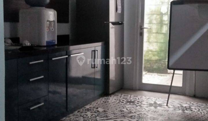 Disewakan Rumah untuk Bisnis dan Tempat Tinggal di Meruya Selatan 9