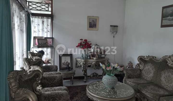 Di Jual Rumah Tingkat nyaman dalam Town House di Jl Pekayon 1 Pejaten  Jakarta Selatan