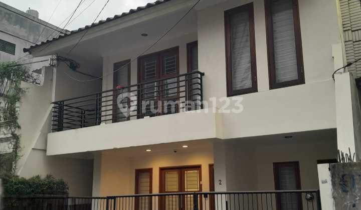 Dijual Rumah/Kantor 2,5 Lantai Di Bendungan Lihir, Jakarta Pusat Dijual Rumah/Kantor 2,5 Lantai Di Bendungan Lihir, Jakarta Pusat