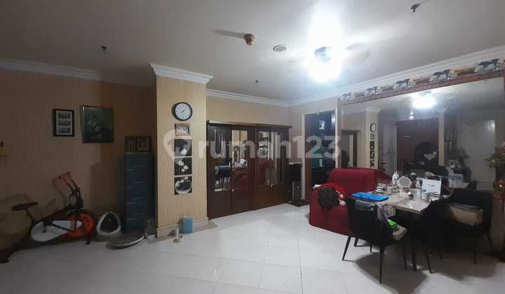 Dijual Apartemen Tipe 3 BR Semi Furnished di Permata Hijau, Jakarta Selatan
