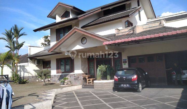 Dijual Rumah Modern 2 Lantai Siap Huni dekat Inti Kota. 1