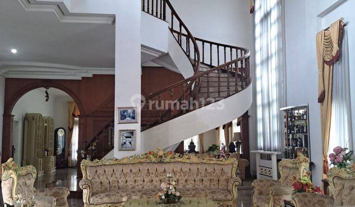 Dijual Rumah Lux Lokasi Prime Jalan Ir. Juanda Siap Huni Medan 1