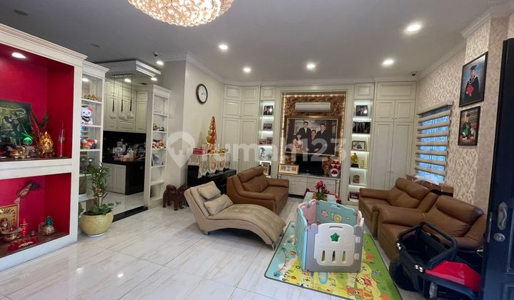 Dijual Villa Mewah Berada Di Komplek Elite T. Amir Hamzah 2