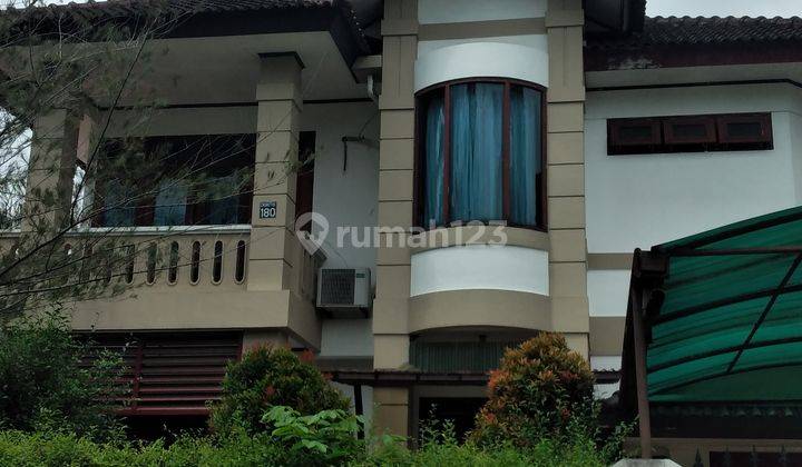 Disewakan Rumah Di Royal Sumatera Semi Furnish Lokasi Aman, Sejuk 1