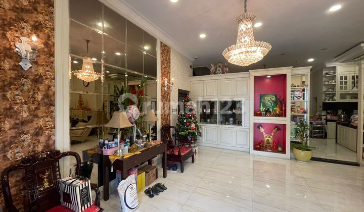 Dijual Villa Mewah Berada Di Komplek Elite T. Amir Hamzah