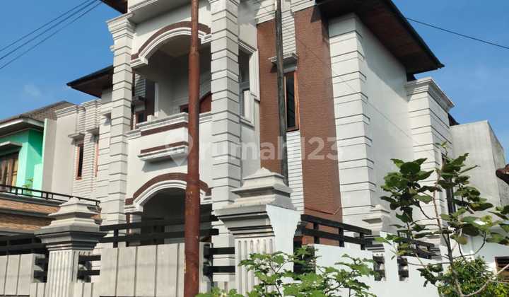 Dijual Rumah 2 Lantai Siap Huni Lokasi Strategis Aman dan Nyaman 1