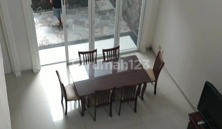 For Rent: Fully Furnished Luxury House, Just Bring Your Suitcase.