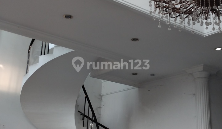 Dijual Cepat Rumah Mewah Di Inti Kota Medan Cocok Untuk Usaha. 2