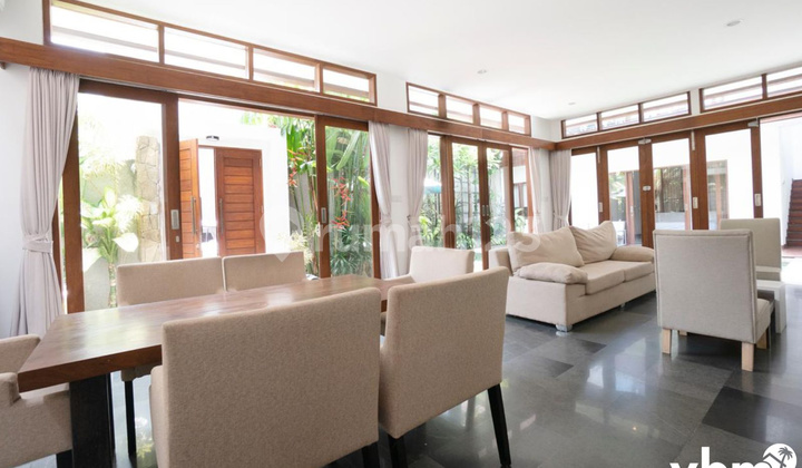 Modern and Spacious Villa in Strategic Location Rumah Furnished Bagus Lainnya - PPJB, Girik, Adat, dll di Cemagi 6
