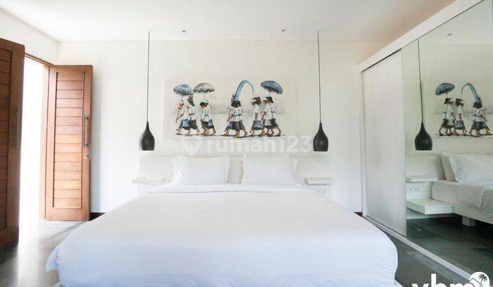 Modern and Spacious Villa in Strategic Location Rumah Furnished Bagus Lainnya - PPJB, Girik, Adat, dll di Cemagi 9