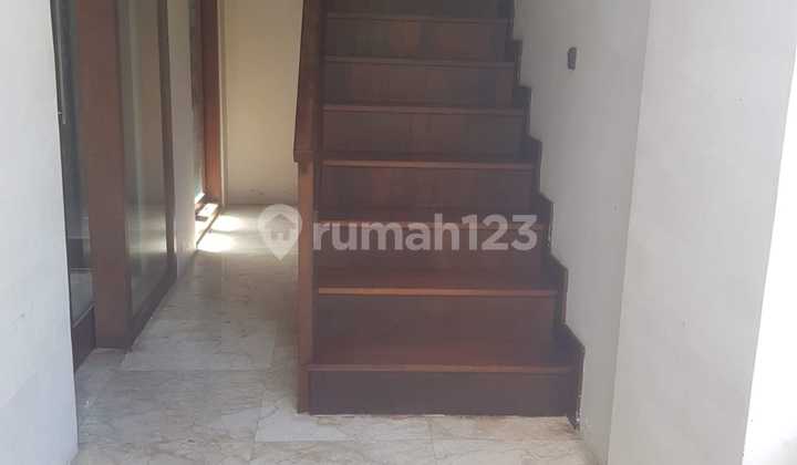 Villa cantik dekat pantai Shindu dan pantai karang bali 16