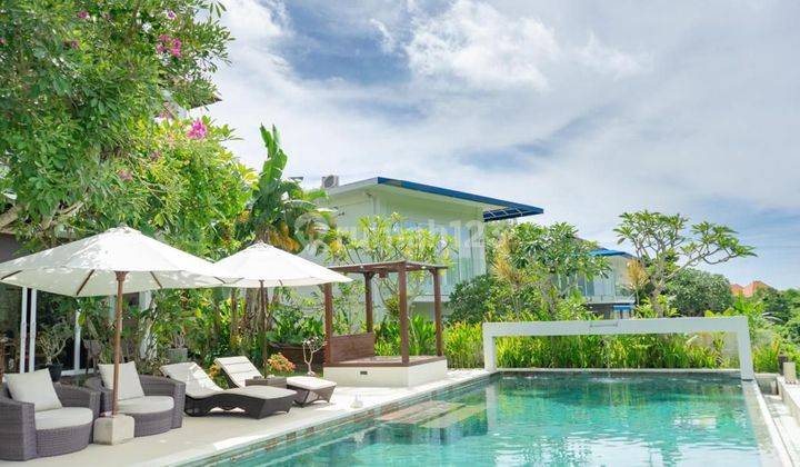 Villa mewah view lapangan golf Uluwatu Kuta Selatan Badung Bali Indonesia  1