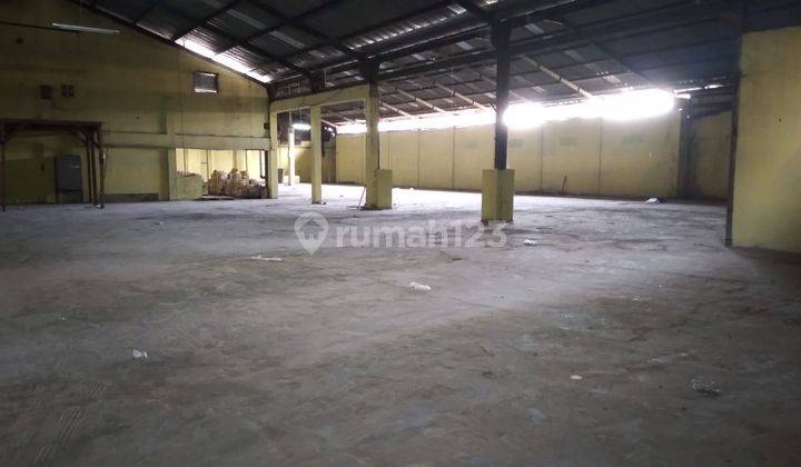 Disewakan Gudang Luas Strategis Tengah Kota di Kiara Condong 1