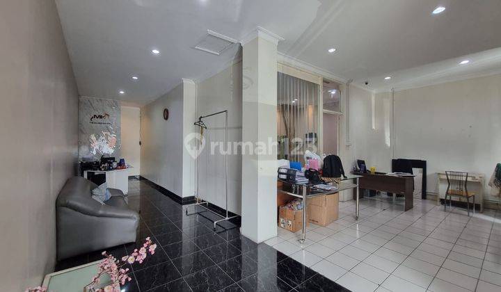 Dijual Ruko 3 Lantai Strategis Siap Usaha di Inggit Ganarsih 2