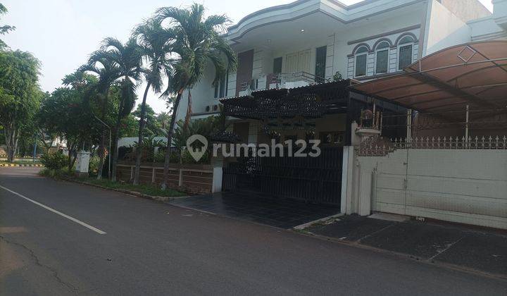 Dijual rumah di Intercon, semi furnish, siap huni 1