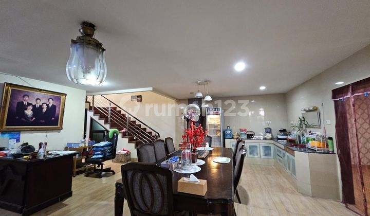 Dijual rumah di green garden Jakarta barat