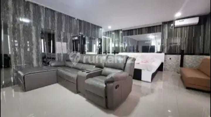 Dijual Rumah Mewah 3 Lantai di Taman Royal 1 Cipondoh Tangerang 2