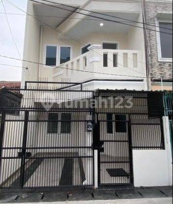 Dijual Rumah Murah di Taman Ratu 1