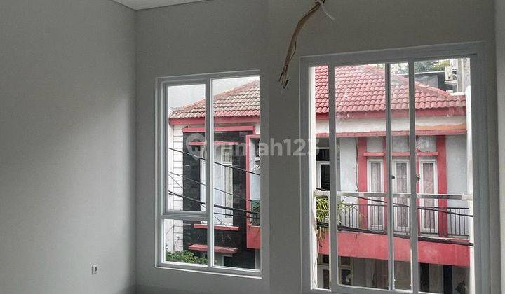 Dijual Rumah Baru Murah di Tomang 2