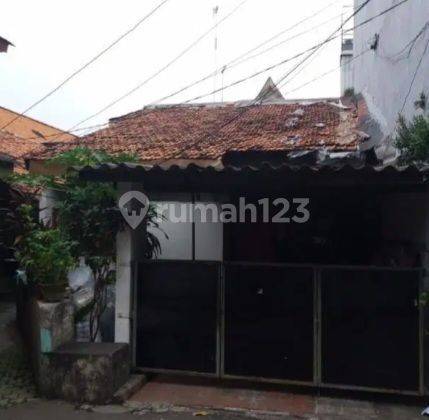 Dijual Rumah Tua di Gajah Mada 1