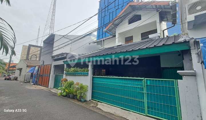 Rumah Strategis di Kebon Jeruk 2