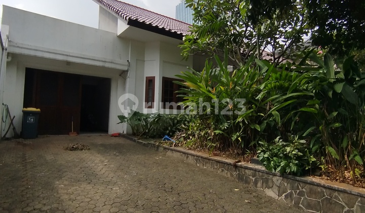 Dijual Rumah Tua di Kebayoran Baru