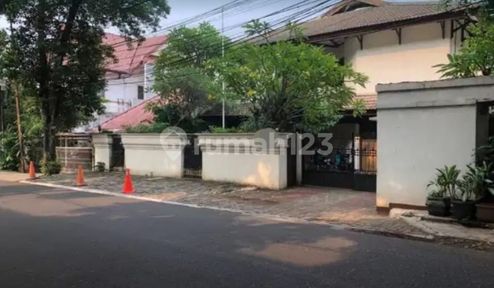Ready-to-Occupy House in Kebayoran Baru