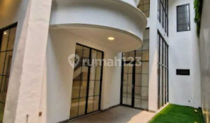 Dijual Rumah Mewah di Tomang 2