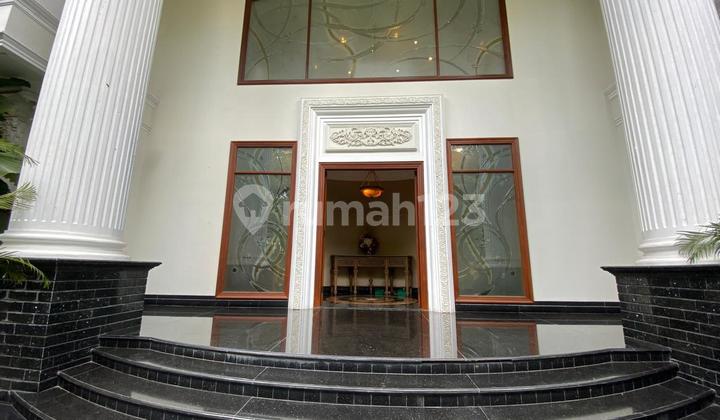 Rumah Mewah Srategis di Mega Kuningan 2