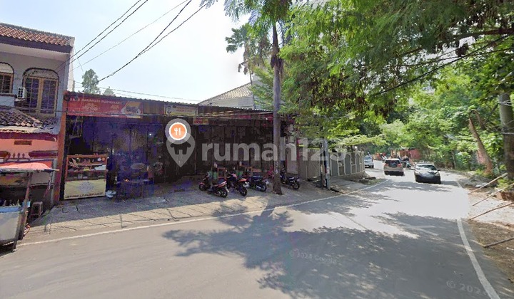 Rumah Tua Strategis di Tanah Abang