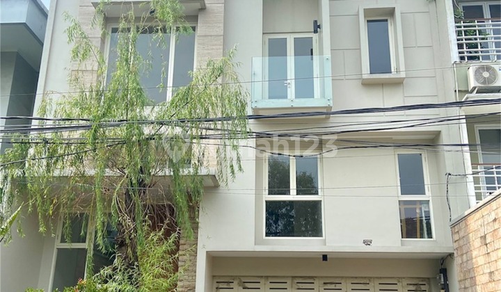 Dijual Rumah Siap Huni di Kebayoran Baru
