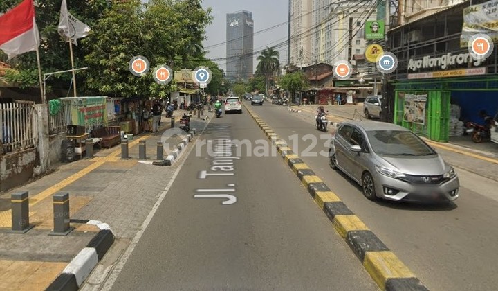 Rumah Tua Sangat Strategis di Tanjung Duren Raya Rumah Tua Sangat Strategis di Tanjung Duren Raya
