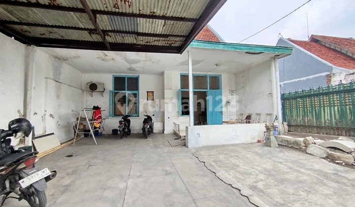 Rumah Vintage Cocok Untuk Usaha Di Tengah Kota Surabaya 2