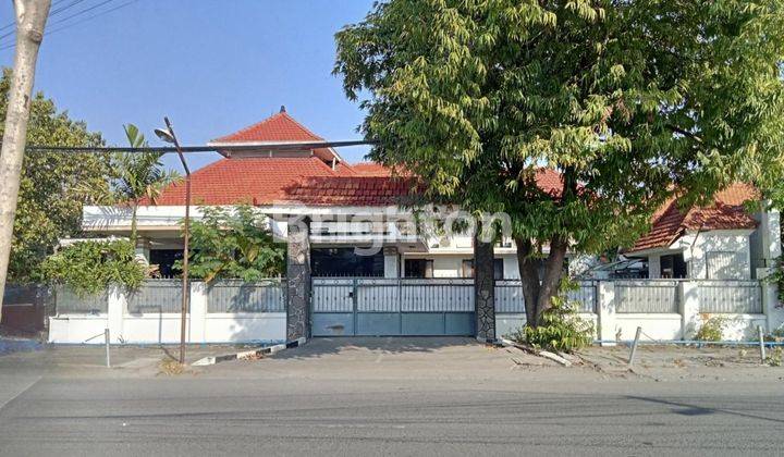 Rumah Luas Di Area Komersial Dinoyo 1