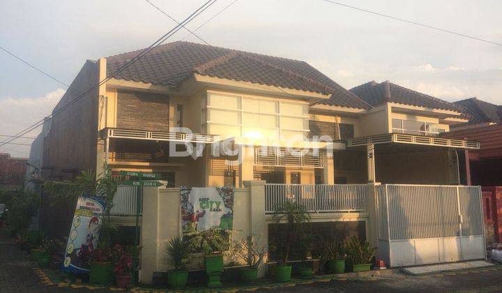 Rumah Dengan Celing Tinggi, Siap Huni Dekat Wiyung 1