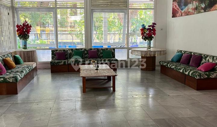 Rumah Luas & Terawat Di Pusat Kota Surabaya Rumah Luas & Terawat Di Pusat Kota Surabaya