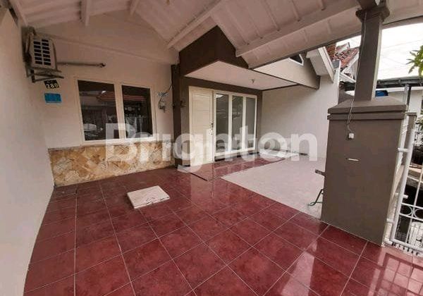 Ready-to-Occupy House, 3-Car Row in Nirwana Eksekutif Ready-to-Occupy House, 3-Car Row in Nirwana Eksekutif