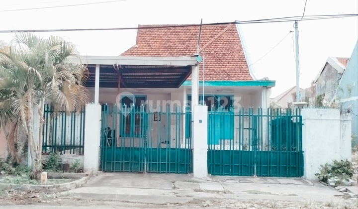 Rumah Vintage Cocok Untuk Usaha Di Tengah Kota Surabaya Rumah Vintage Cocok Untuk Usaha Di Tengah Kota Surabaya