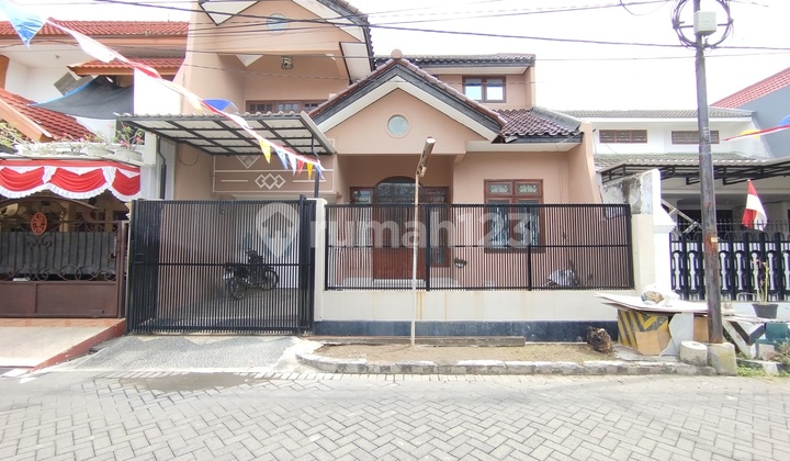 Rumah Mewah 2 Lantai Di Darmo Permai - 4kt, Shm, Hadap Timur Rumah Mewah 2 Lantai Di Darmo Permai - 4kt, Shm, Hadap Timur