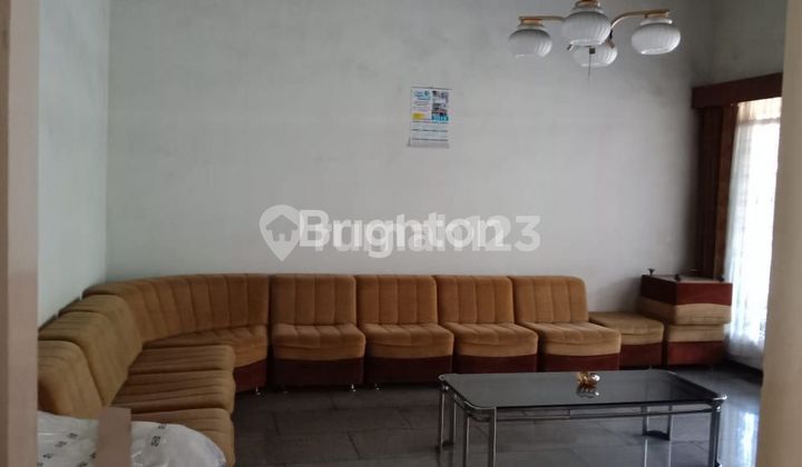 Rumah Luas Terawat Di Malang 2