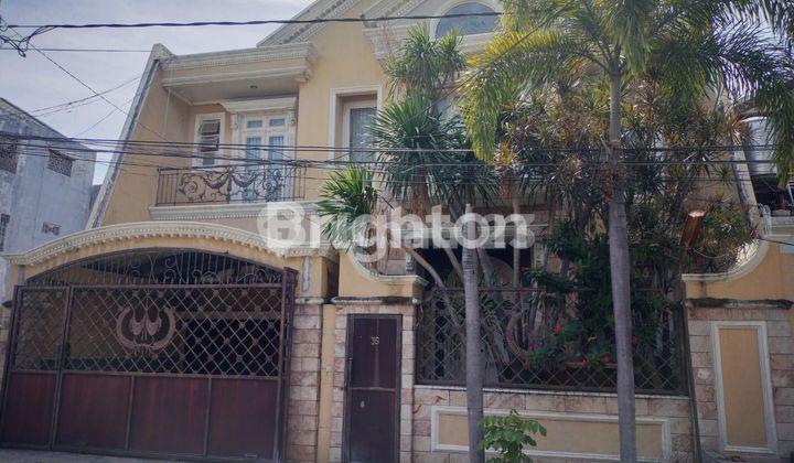 Rumah modern di Manyar Kertoadi Rumah modern di Manyar Kertoadi