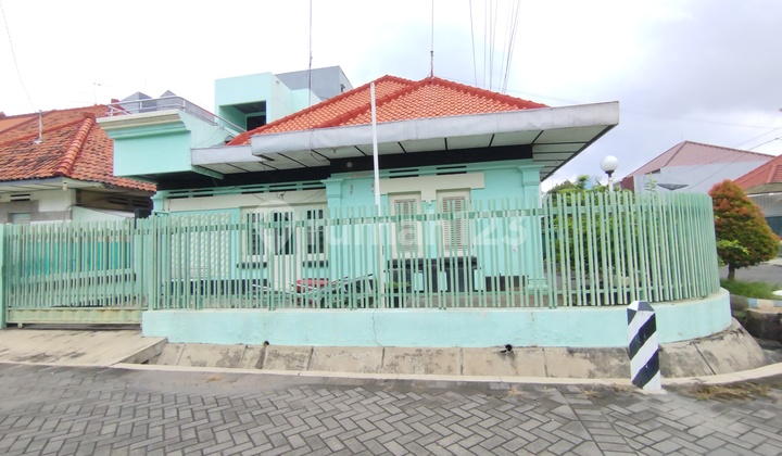 Rumah Luas Terawatcocok untuk Usaha di Undaan Surabaya Pusat