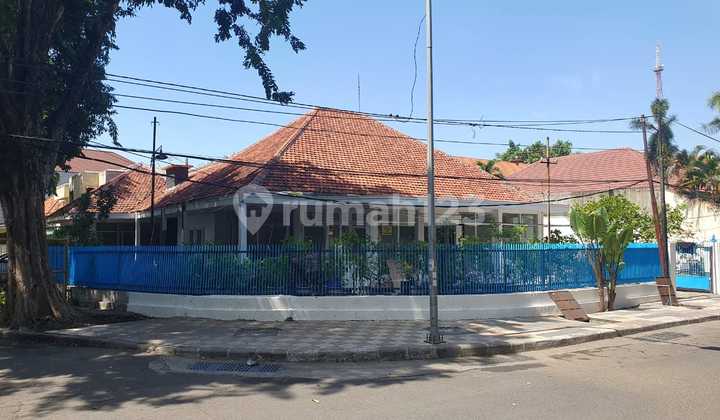 Rumah Luas & Terawat Di Pusat Kota Surabaya 2