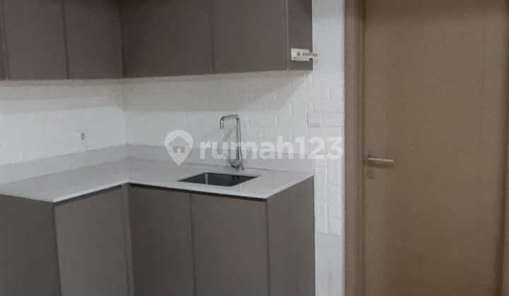 Apartemen Gold Coast Tower Honolulu 2Br semi furnish 100jt per tahun 2