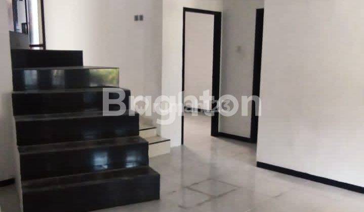 RUMAH BESAR 3 LANTAI COCOK UNTUK MESS/KANTOR  DIPERUMAHAN WIKA BALIKPAPAN 2
