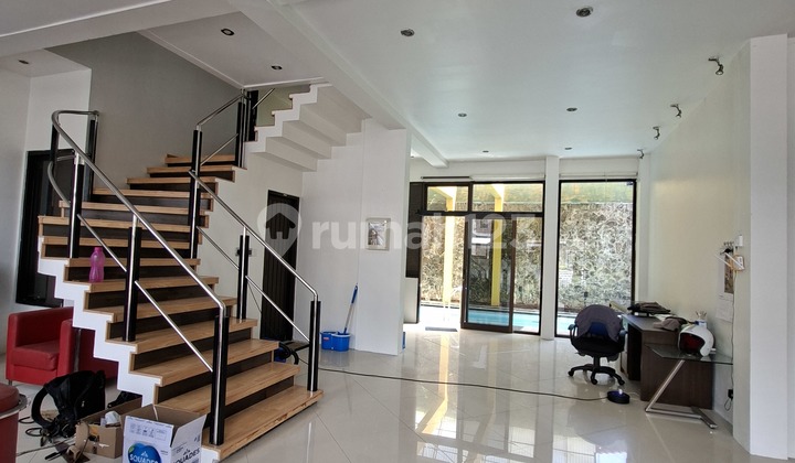 2-Story Luxury House with Swimming Pool in New Balikpapan 2-Story Luxury House with Swimming Pool in New Balikpapan