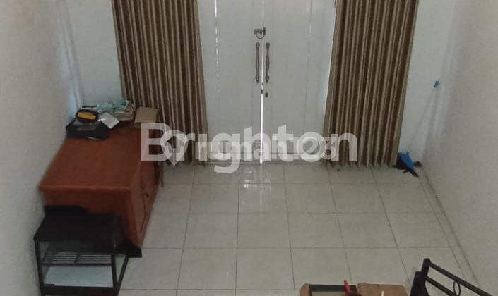 FOR SALE LARGE 2-STORY HOUSE INCLUDING CONTENTS FOR SALE LARGE 2-STORY HOUSE INCLUDING CONTENTS