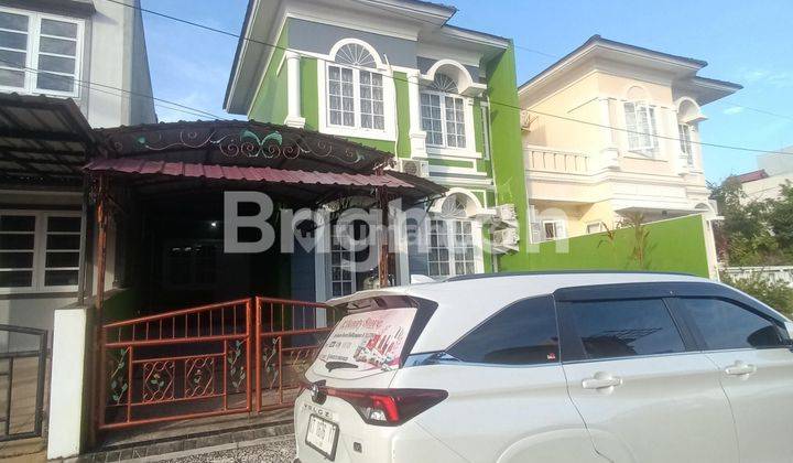 RUMAH MEWAH BESERTA ISINYA DIPERUMAHAN ELIT 1
