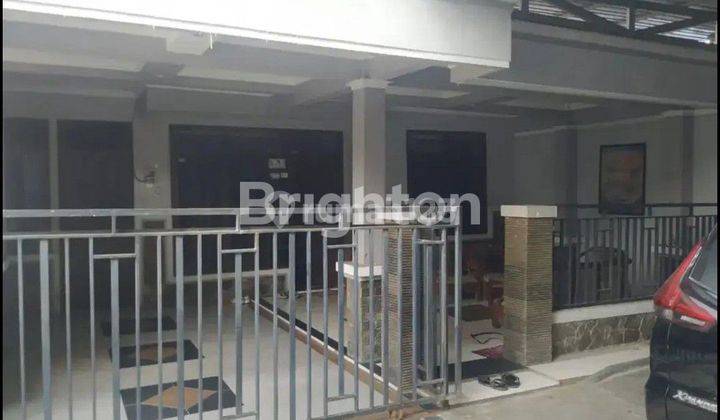 DISEWAKAN RUMAH 2 LANTAI DI BALIKPAPAN BARU SEMI FURNISH  1