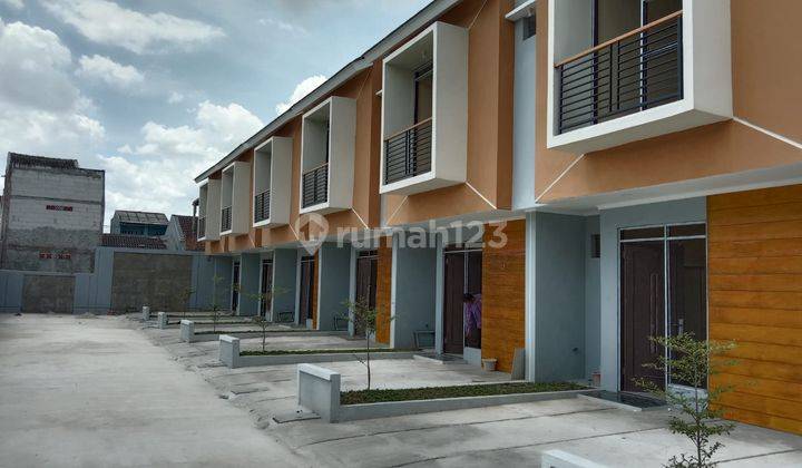 Rumah Baru Modern Minimalis Strategis SHM di Tarumajaya Bekasi  2